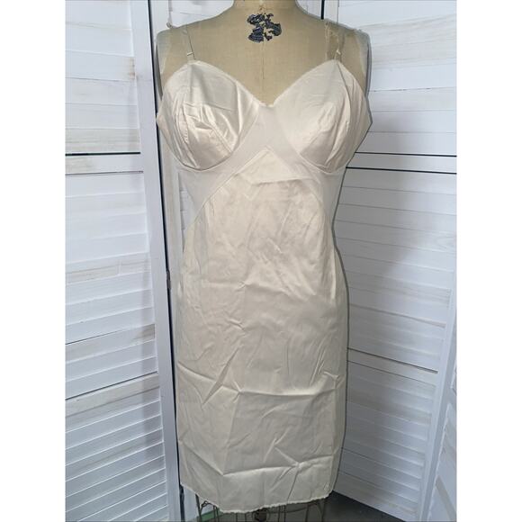 VTG Vanity Fair Nude FULL SLIP Tricot Nylon Lace Trim Sz 38 Made In USA - Picture 1 of 10